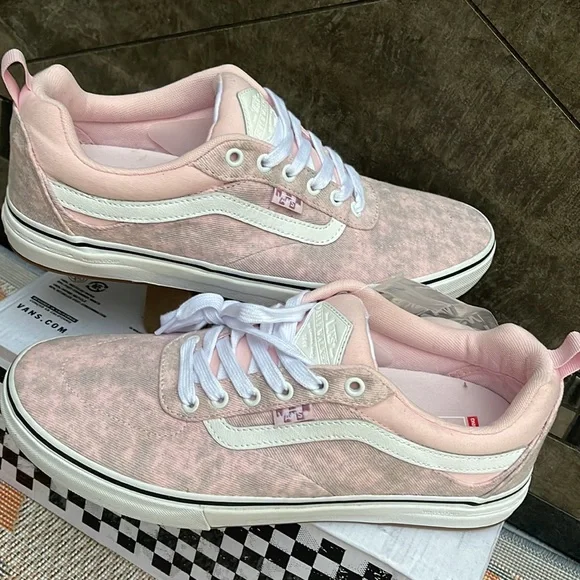 Vans WMNS Kyle Walker
Acid Denim Pink
VN0A5JIEPNK
Sneakers - Picture 11 of 16